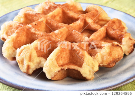 Traditional belgian waffles 129264896