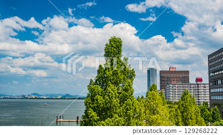 滋賀縣大津市琵琶湖渚公園的夏日風景 129268222