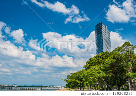 High-rise hotel on the shores of Lake Biwa, Otsu City, Shiga Prefecture 129268255