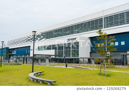 北陸新幹線敦賀站東口陰天照片｜福井縣敦賀市 129268279