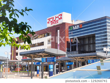 藍天下的弘前站中央口風景 129268741