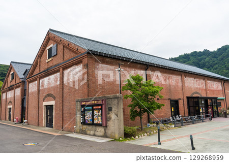 Image of Tsuruga Red Brick Warehouse on a cloudy day | Tsuruga City, Fukui Prefecture 129268959