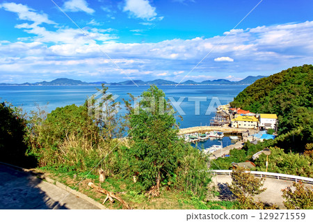 【香川】初秋的伊吹島：從山頂眺望街道和瀨戶內海 129271559