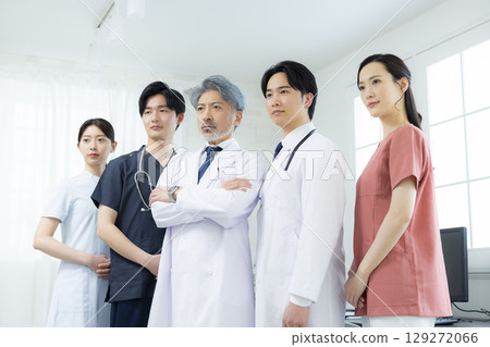 Medical staff, working people, doctors, nurses, medical image Medical staff, working people, doctors, nurses, medical image 129272066