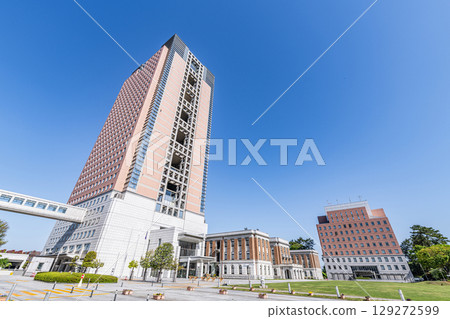 晴朗的日子，群馬縣前橋市的群馬縣廳和群馬縣警察總部 129272599