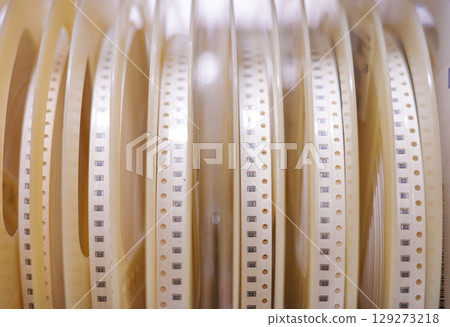 Reels with SMD Resistors Electronic Components for Surface Mount Technology 129273218