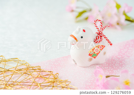 Year of the Horse New Year's Card Material | Horse Holding a Golden Gourd 129276059