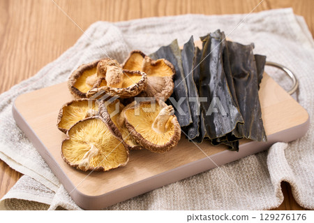 乾香菇與海帶 | 日式高湯的家常做法 129276176