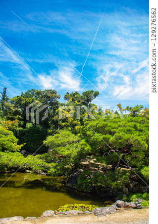 【京都風光】仁和寺：池塘上的五重塔和優雅的花園 129276562