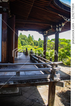【京都風光】仁和寺:池塘上的五重塔和優雅的花園 【京都風光】仁和寺:池塘上的五重塔和優雅的花園 129277004