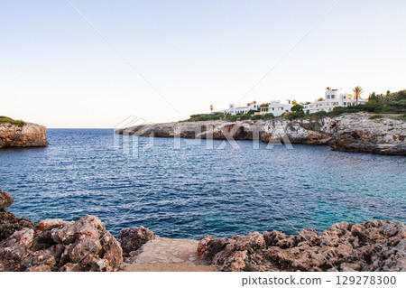 horizon on a beautiful seascape from a rocky shore 129278300