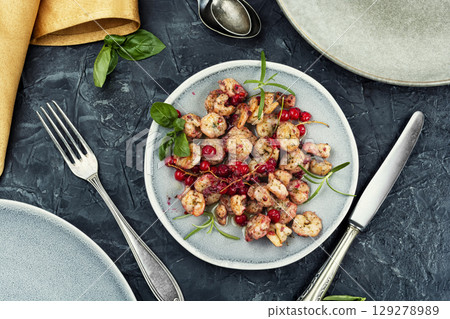 Prawns shrimps roasted 129278989