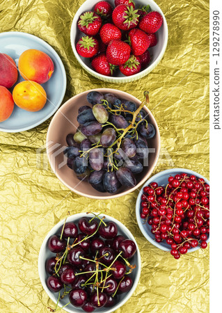 Various types of fruits. 129278990
