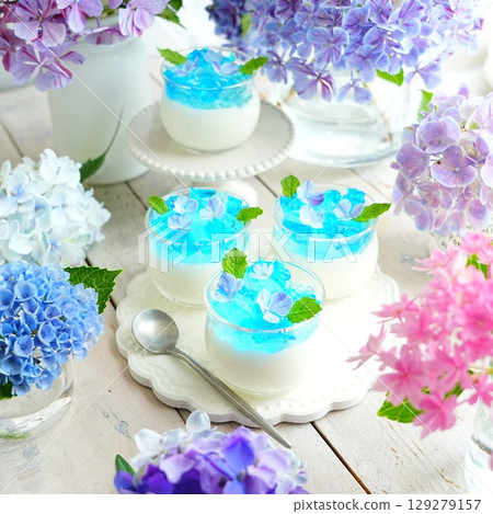 Cute jelly with hydrangea 129279157