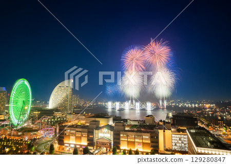 Yokohama Minato Mirai Summer Festival: Fireworks at Minato Mirai 129280847