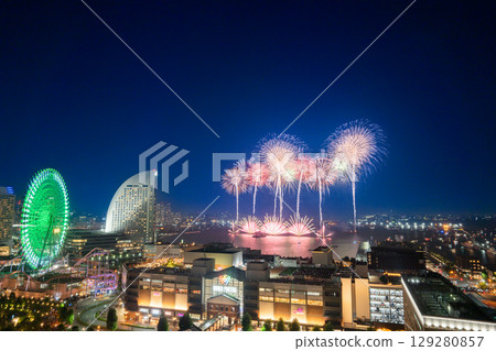 Yokohama Minato Mirai Summer Festival: Fireworks at Minato Mirai 129280857