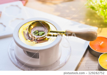 熔化封蠟 熔化封蠟 129282752