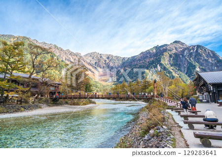 長野縣 上高地紅葉秋景 長野縣 上高地紅葉秋景 129283641