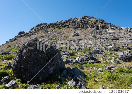 栃木縣那須山脈茶臼岳登山道的風景 129283687