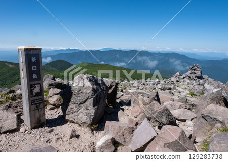 Scenery of the summit of Mount Chausu in the Nasu Mountains, Tochigi Prefecture 129283738