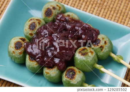 Wormwood dumpling Wormwood dumpling 129285502