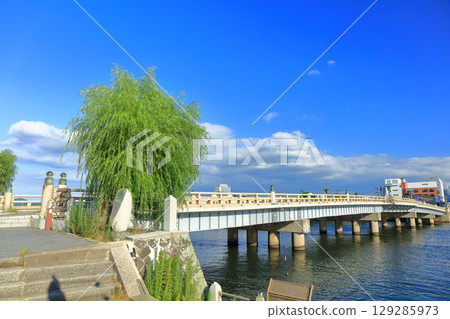 【島根縣】晴天的電報發祥地鬆江和松江橋 【島根縣】晴天的電報發祥地鬆江和松江橋 129285973