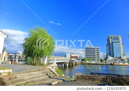 [Shimane Prefecture] Matsue, the birthplace of telegraphy, and Matsue Bridge on a clear day 129285978