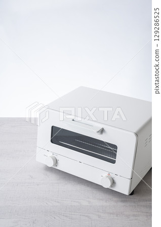 Toaster oven Toaster oven 129286525