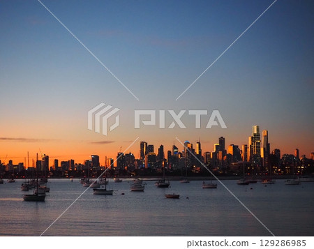 Building floating in the sea 129286985