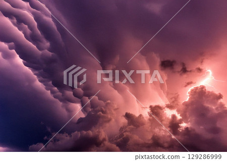 暴風雨的徵兆，雷雨雲即將來臨09 129286999