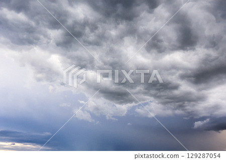 暴風雨的徵兆，雷雨雲即將來臨 19 129287054