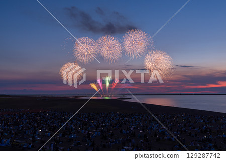 新潟縣：祇園柏崎祭海上煙火大會 129287742