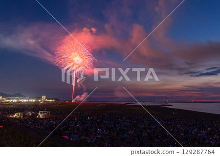 新潟縣：祇園柏崎祭海上煙火大會 129287764