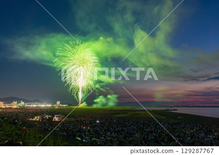 新潟縣：祇園柏崎祭海上煙火大會 129287767