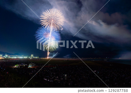 新潟縣：祇園柏崎祭海上煙火大會 129287788