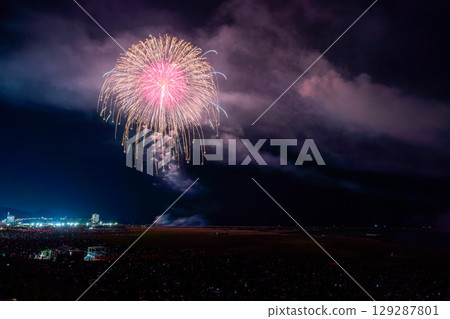 新潟縣：祇園柏崎祭海上煙火大會 129287801