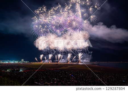 新潟縣：祇園柏崎祭海上煙火大會 129287804