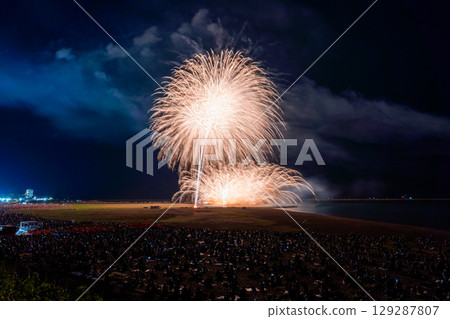 新潟縣：祇園柏崎祭海上煙火大會 129287807