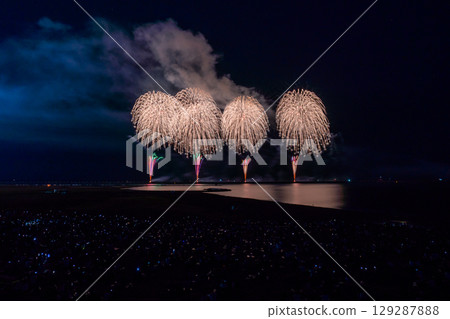 Niigata Prefecture: Gion Kashiwazaki Festival Sea Fireworks Display 129287888