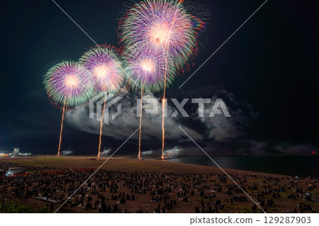 Niigata Prefecture: Gion Kashiwazaki Festival Sea Fireworks Display 129287903