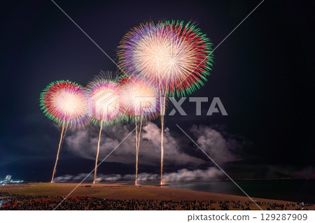 Niigata Prefecture: Gion Kashiwazaki Festival Sea Fireworks Display 129287909