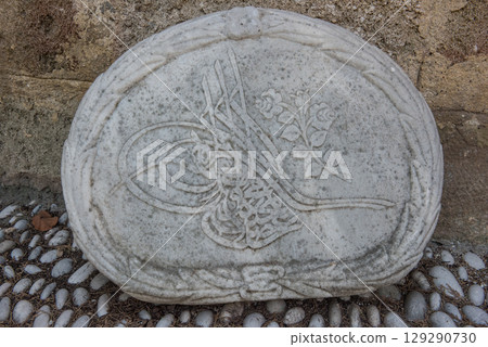 Greek elements of architectural decorations of buildings, columns, pommel and patterns 129290730