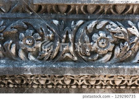 Greek elements of architectural decorations of buildings, columns, pommel and patterns Greek elements of architectural decorations of buildings, columns, pommel and patterns 129290735
