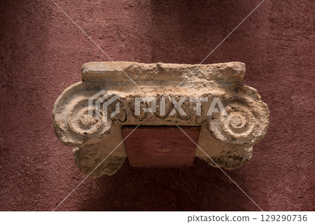 Greek elements of architectural decorations of buildings, columns, pommel and patterns 129290736