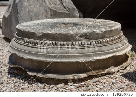 Greek elements of architectural decorations of buildings, columns, pommel and patterns 129290750