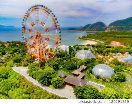 Ferris wheel.  129291839