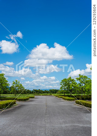 『夏日背景素材』清爽的藍天白雲 『夏日背景素材』清爽的藍天白雲 129293604