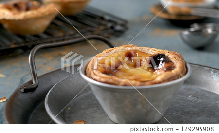 Pastel de Nata 129295908