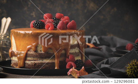 Delicious caramel cake 129296081