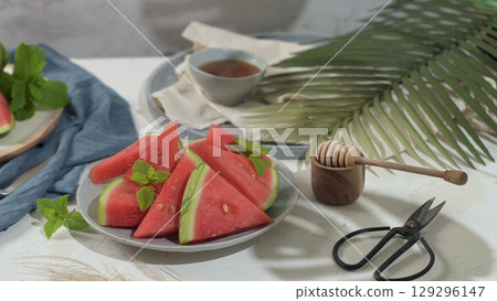 Fresh ripe sliced watermelon 129296147